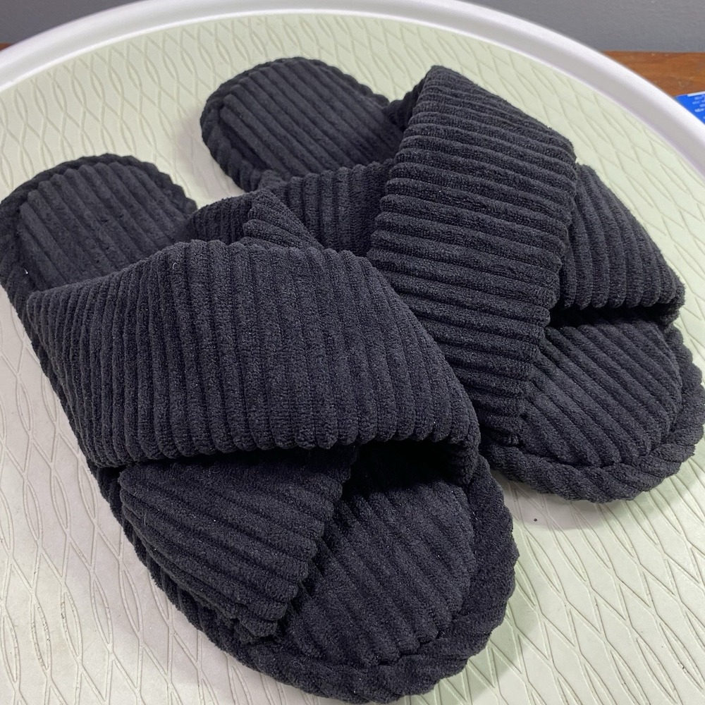 NWOB Unbranded BLACK Super-soft Women's Black Slip-on Slippers Sz.8 US (38-39)